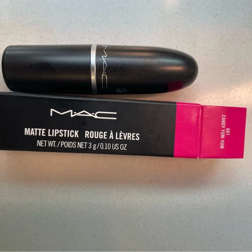 New MAC Matte Lipstick, 601 Candy Yum-Yum - Picture 4 of 5